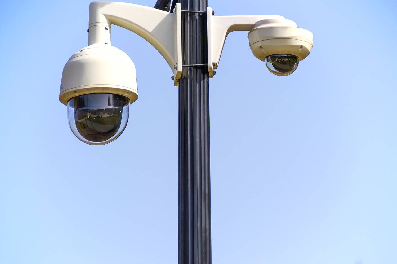 systemy nadzoru wizyjnego kamery przemysłowe